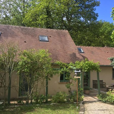 Gite D'Etape Du Tilleul, 4-8 Personnes La Celle-les-Bordes Bagian luar foto