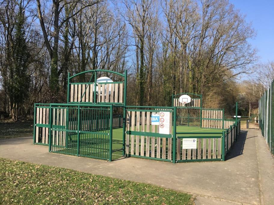Gite D'Etape Du Tilleul, 4-8 Personnes La Celle-les-Bordes Bagian luar foto